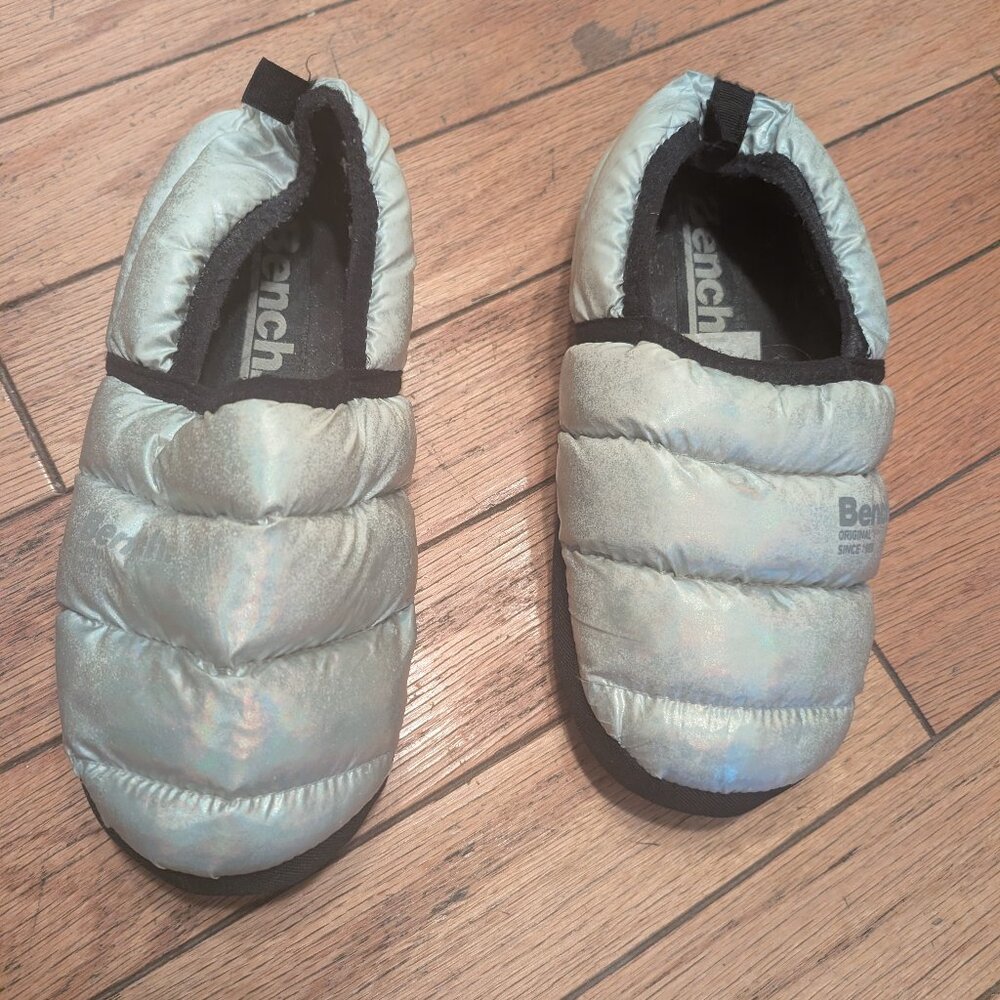 COMFY, FUFFY SLIPPERS